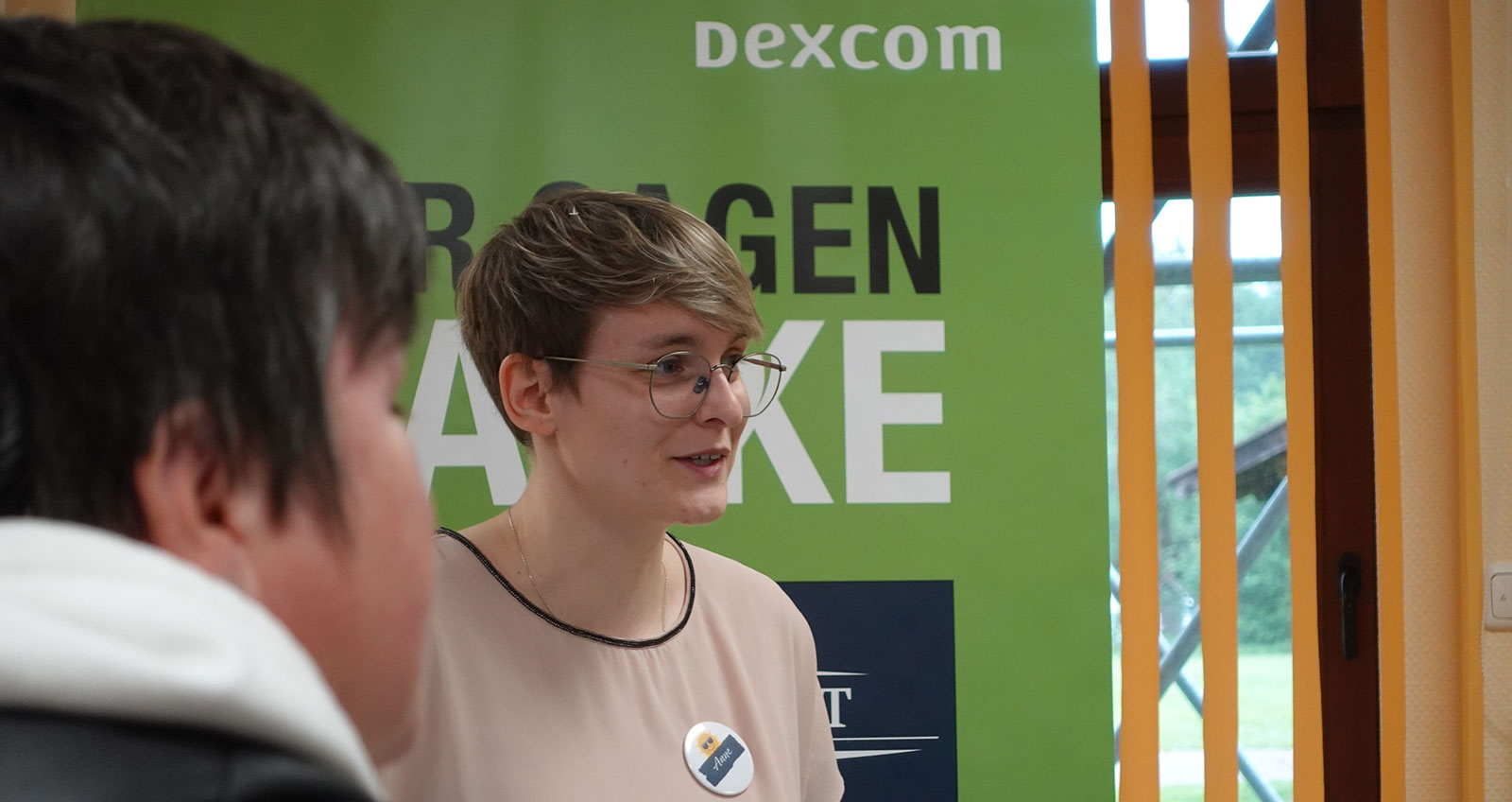 Beratung am Stand von Dexcom