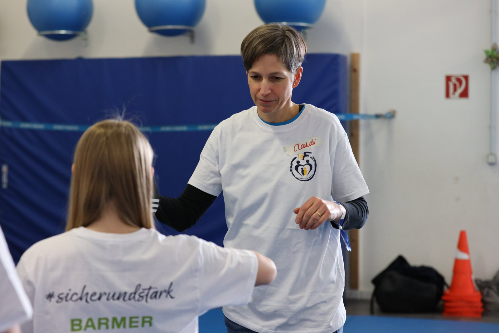 Claudia Brink-Deckert beim Trainieren mit einem Kind